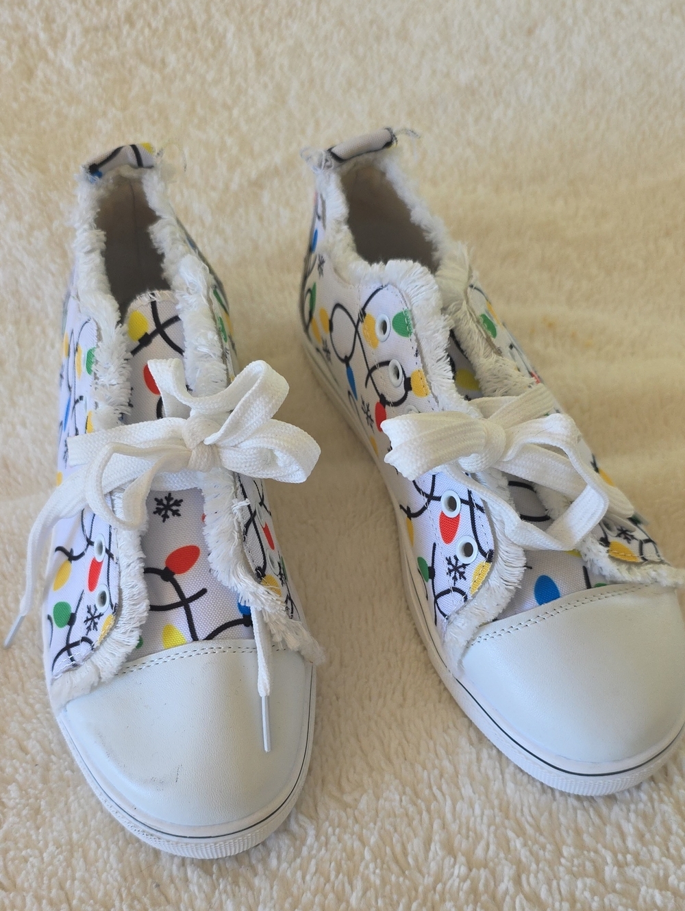 Woman Festuve Christmas  White Casual Sneakers with Multicolor Lights Print